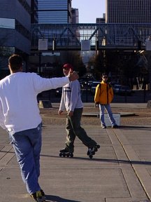 skater5.jpg (17093 bytes)